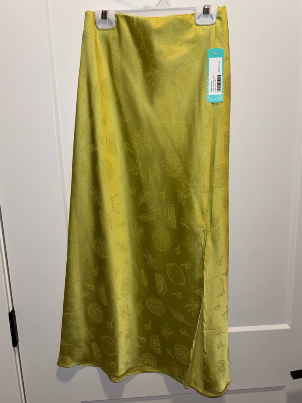 Skies Are Blue Citrus-Print Satin Midi Skirt in Light Green - Size M - NWT
